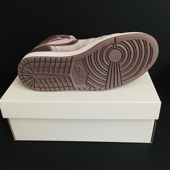 Air Jordan 1 Mid SE Womens size 10 - Picture 6 of 7